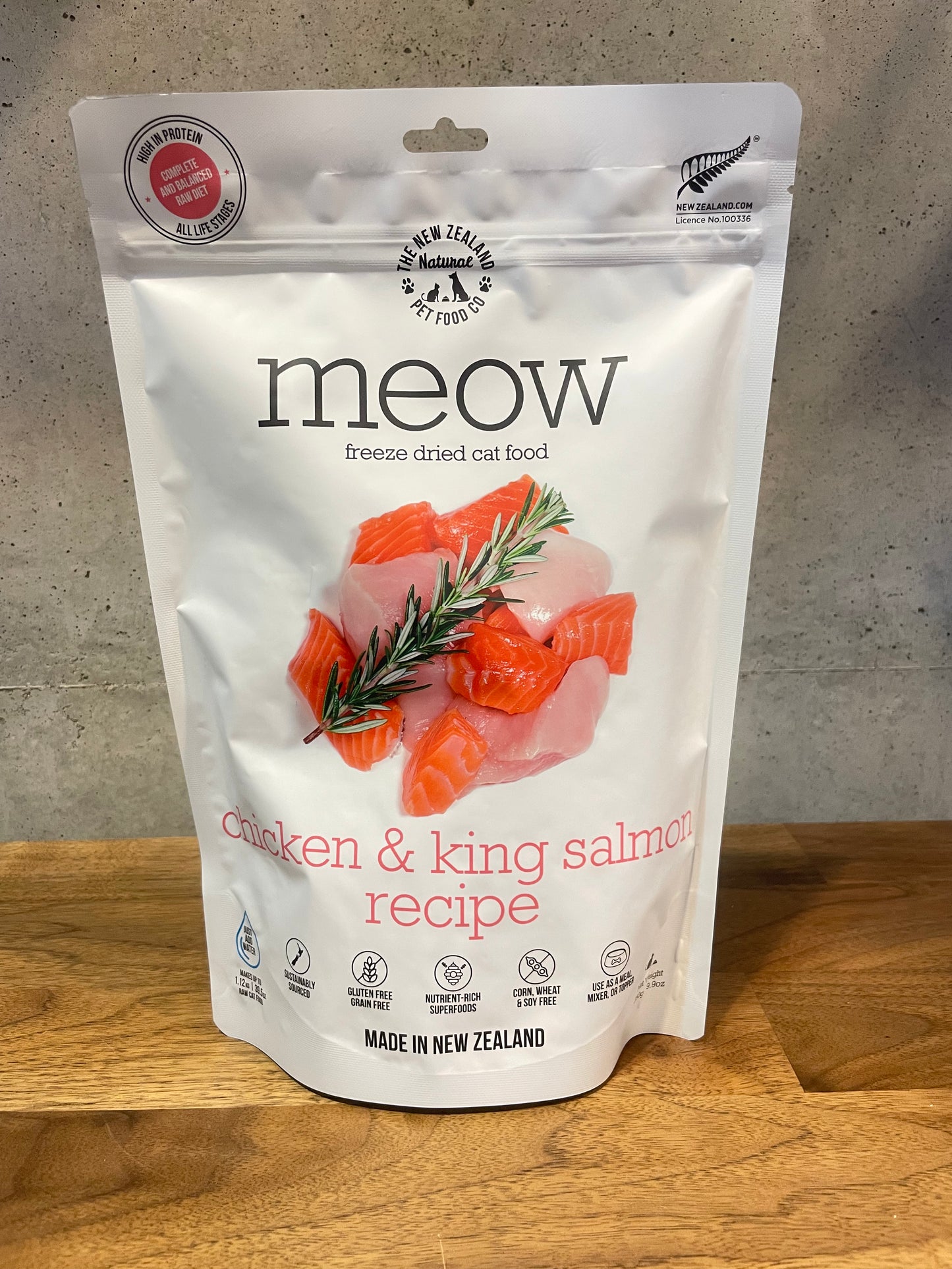 meow チキン&キングサーモン 280g ハイグレードフリーズドライフード